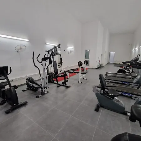 Bright & With Parking, Indoor Pool & Gym Apartman *