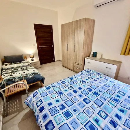 Bright & With Parking, Indoor Pool & Gym Apartman